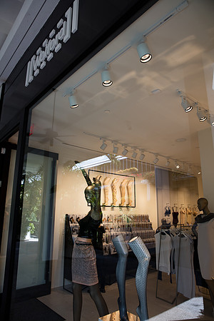 20160417_Mannequins_and_Windows_075A0084