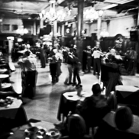 2663_FM_BW_SQ_CAFE_REAL_TANGO_BUENOS_AIRES_ARGENTINA_2004_10