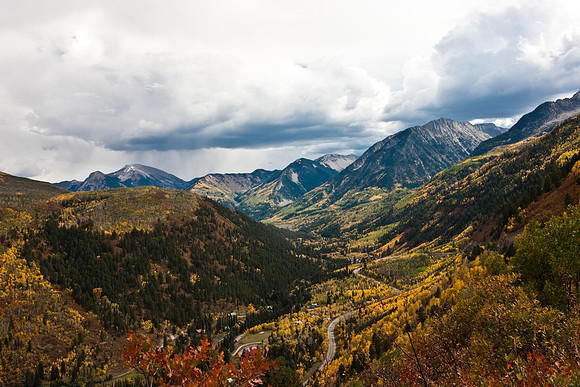 200828_DVD12_DG_USA_Aspen_1710_full_blead