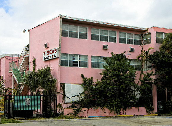 36156_DG_Color_USA_Miami_FL_Biscayne_BlvdDSC_1715_Oasis_Biscayne_BLV_Related 1