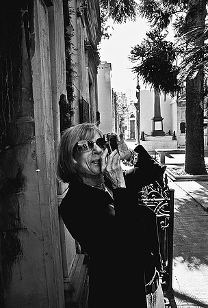 2628_FM_BW_35MM_CEMENTARY_35MM_BUENOS_AIRES_ARGENTINA_2004_12