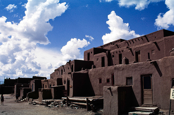 37865_B15_SL_COLOR_TAOS_NM_97_16.jpg