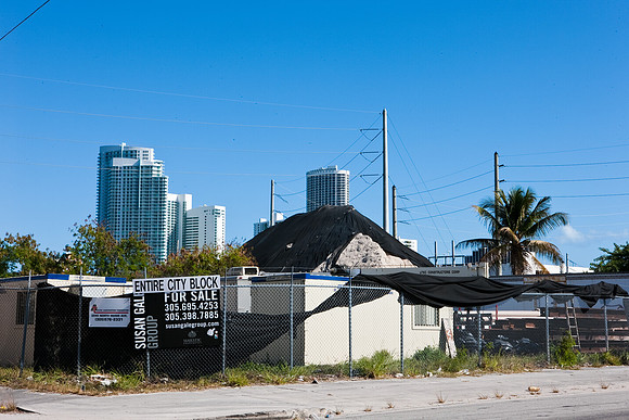 2607_Litlle_Haity_Miami_Avenue_20090307-5L8Y2247