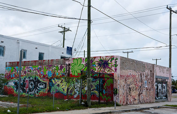 85769_ZV4N5801_film_Miami_FL_USA