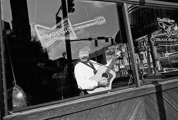 7531_FM_BW_KENTUCKY_01_6.jpg