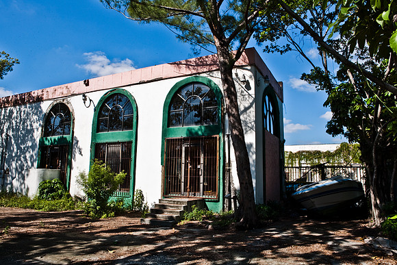MDT33137_DG_ZV4N_MIDTOWN_6195_BOOK_06