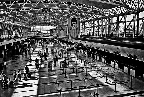2669_FM_BW_35MM_BUENOS_AIRES_ARGENTINA_2004_18
