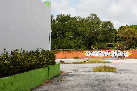 3010_DG_Gallery_On_Miami_Avenue_29_Str_Miami_FL_20090503_Miami_FL_5L8Y7315