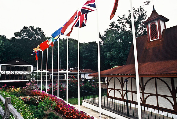 47411_B4_SL_COLOR_US_TOUR_NC_GA_97_08.jpg