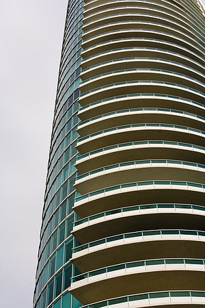 36145_DG_Color_USA_South_Beach_FL_Related_GroupZV4N4390