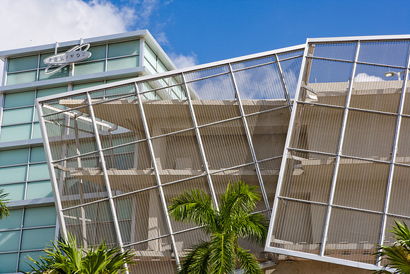 36149_DG_Color_USA_South_Beach_FL_Related_Group_Vice_Roy_BookZV4N3442-34