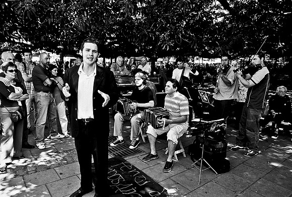 2628_FM_BW_35MM_CEMENTARY_35MM_BUENOS_AIRES_ARGENTINA_2004_4