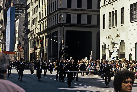 64030_B1_SL_COLOR_PARADE_NY_1992_06.jpg