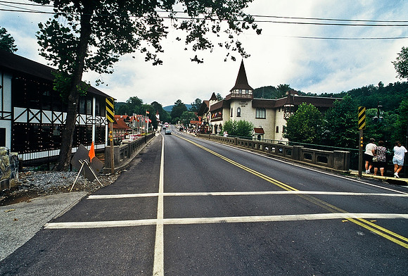 47411_B4_SL_COLOR_US_TOUR_NC_GA_97_01.jpg