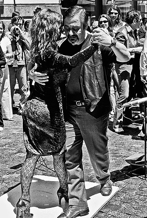 2627_FM_BW_35MM_BUENOS_AIRES_ARGENTINA_2004_16