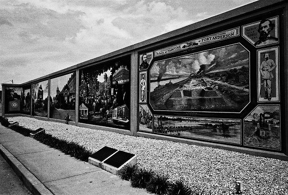 7533_FL_BW_KENTUCKY_01_24.jpg