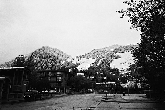 6083_FM_BW_CO_05_18.jpg
