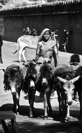 47263_SL_COLOR_INDIA_1987_16