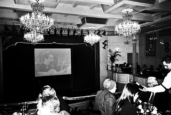 2668_FM_BW_35MM_TANGO_SHOW_CARTEL_BUENOS_AIRES_ARGENTINA_2004_20