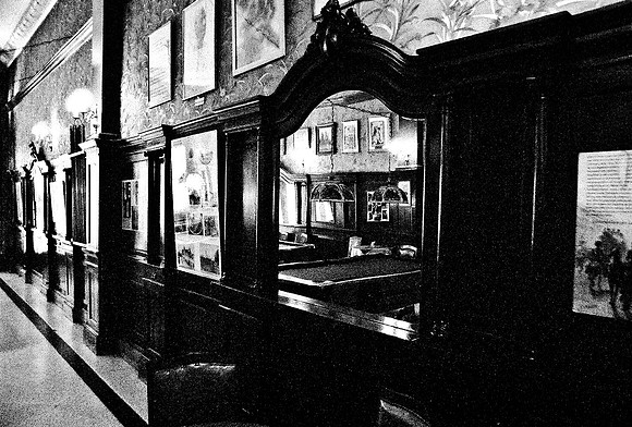 2630_FM_BW_35MM_CAFE_BUENOS_AIRES_ARGENTINA_2004_20