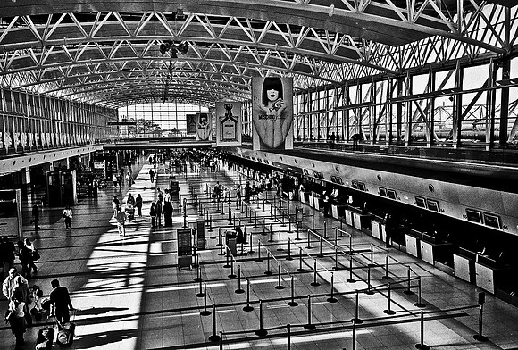 2669_FM_BW_35MM_BUENOS_AIRES_ARGENTINA_2004_17