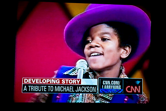 3049_Miami_2008_DG_Micheal_Jackson_Is_Dead_TV_-1524