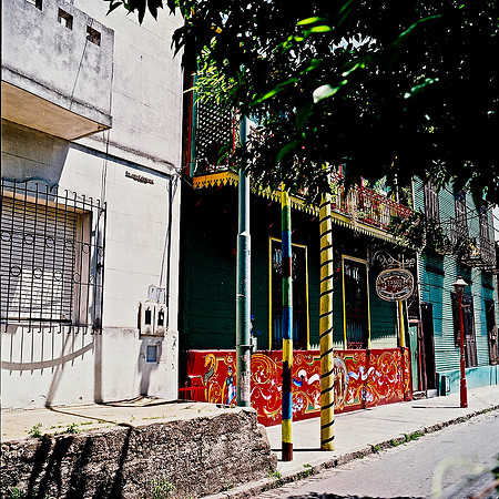 2635_FM_COLOR_SQ_LA_BOCA_TANGO_BUENOS_AIRES_ARGENTINA_2004_5