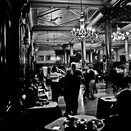 2663_FM_BW_SQ_CAFE_REAL_TANGO_BUENOS_AIRES_ARGENTINA_2004_9