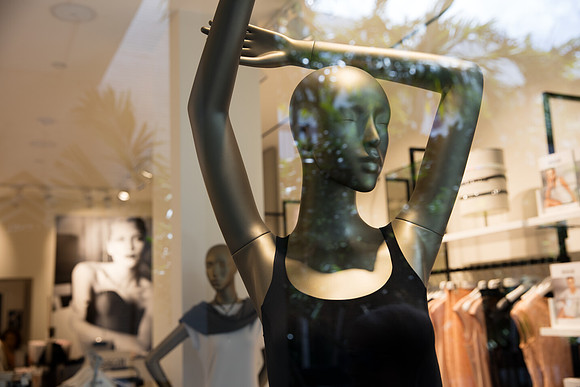 20160417_Mannequins_and_Windows_075A0090