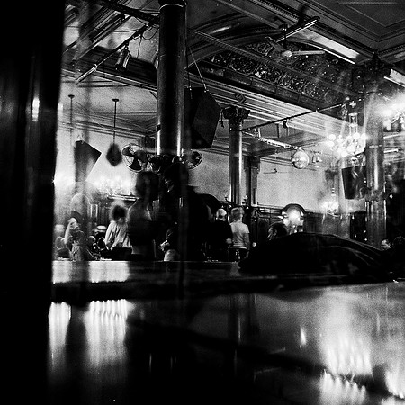 2662_FM_COLOR_SQ_CAFE_REAL_TANGO_BUENOS_AIRES_ARGENTINA_2004_10