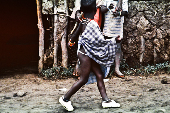 55422_SL_COLOR_TRIBE_CAMP_MASAI_KENYA_AFRICA_1989_14