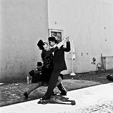 2638_FM_BW_SQ_LA_BOCA_TANGO_BUENOS_AIRES_ARGENTINA_2004_3