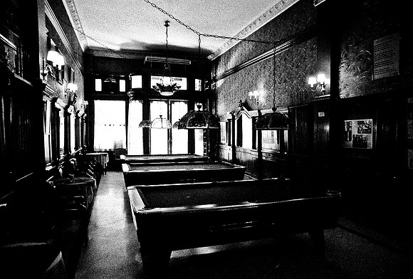 2630_FM_BW_35MM_CAFE_BUENOS_AIRES_ARGENTINA_2004_25
