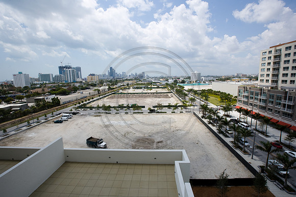 36282_DG_Color_USA_Sunny_Isles_FL_Trump_BuildingZV4N0115