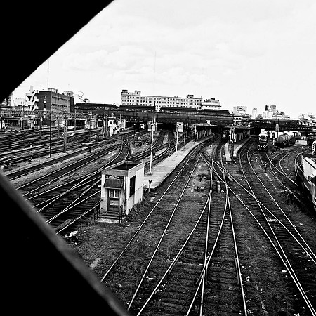 2657_FM_COLOR_SQ_TRAIN_STATION_BUENOS_AIRES_ARGENTINA_2004_10