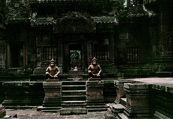 62440_2008_FM_Color_Cambodia748