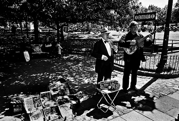 2667_FM_BW_35MM_BUENOS_AIRES_ARGENTINA_2004_33