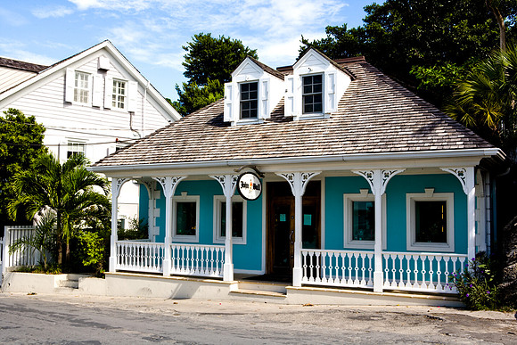 36174_DG_Color_USA_Harbour_Island_Bahamas_Related_GroupZV4N1167
