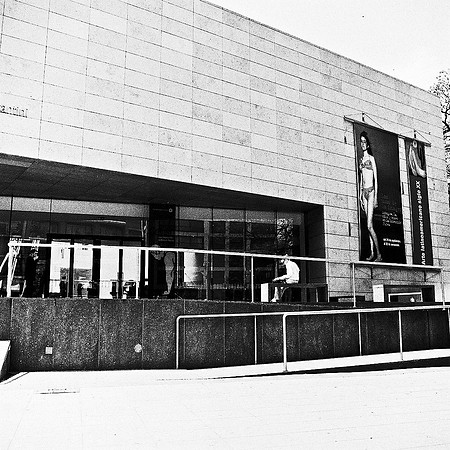 2651_FM_BW_SQ_MUSUEM_OF_ART_TANGO_HALL_BUENOS_AIRES_ARGENTINA_2004_4