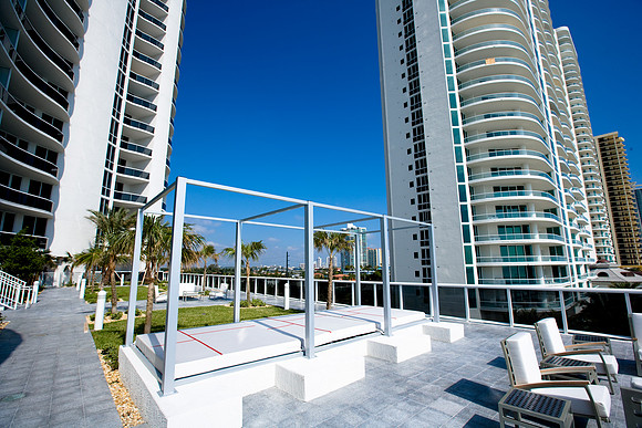 36282_DG_Color_USA_Sunny_Isles_FL_Trump_BuildingZV4N0086