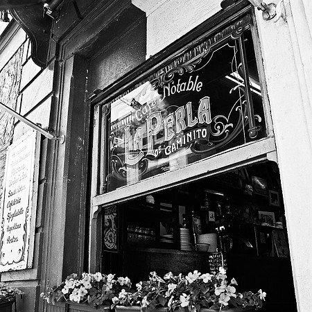 2639_FM_BW_SQ_LA_BOCA_BUENOS_AIRES_ARGENTINA_2004_6