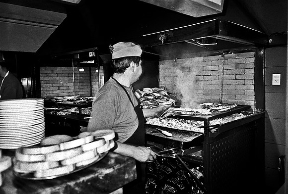 2667_FM_BW_35MM_BUENOS_AIRES_ARGENTINA_2004_16