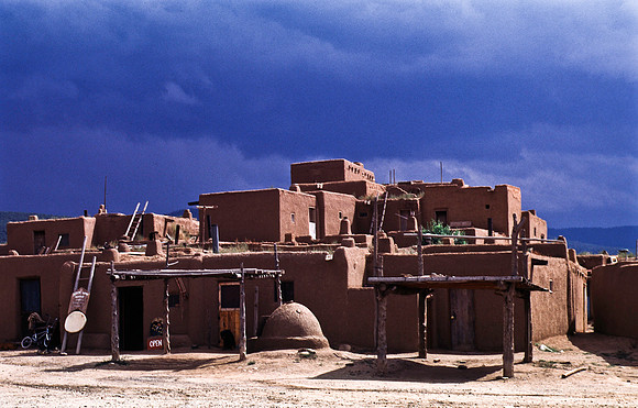 37867_B15_SL_COLOR_TAOS_NM_97_09.jpg