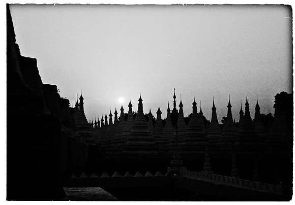 0785_FM_BOX_I_BW_35MM_BURMA_2