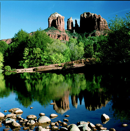 6137_COLOR_SQ_RED_ROCK_CROSSING_SEDONA_AZ_USA_05_6.jpg