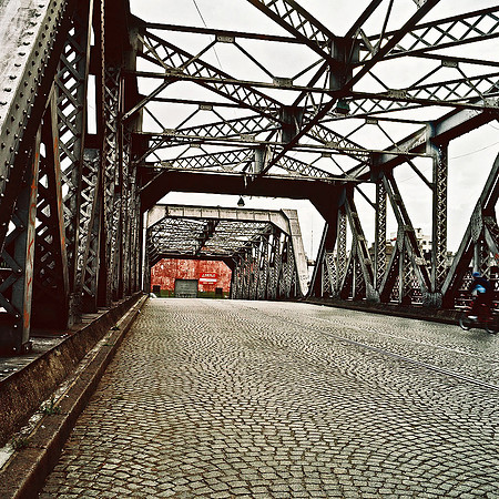 2656_FM_COLOR_SQ_TRAIN_STATION_BUENOS_AIRES_ARGENTINA_2004_4
