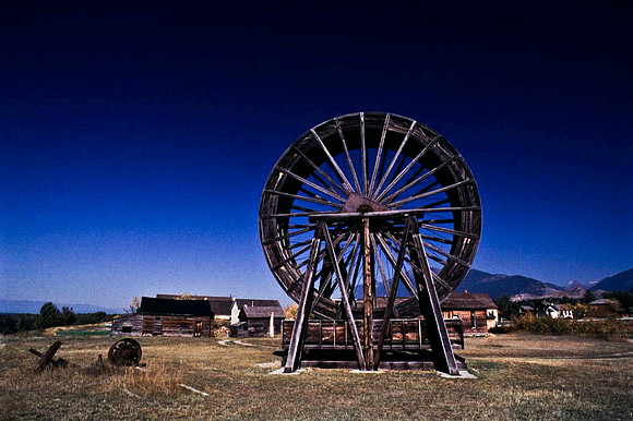 06841_B19_SL_COLOR_BANFF_TO_RADISSON_HOT_SPRINGS_TO_FORT_STEEL_HWY93_95_BC_WS_97_10.jpg