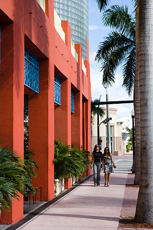 36149_DG_Color_USA_South_Beach_FL_Related_Group_Vice_Roy_BookZV4N3387-12