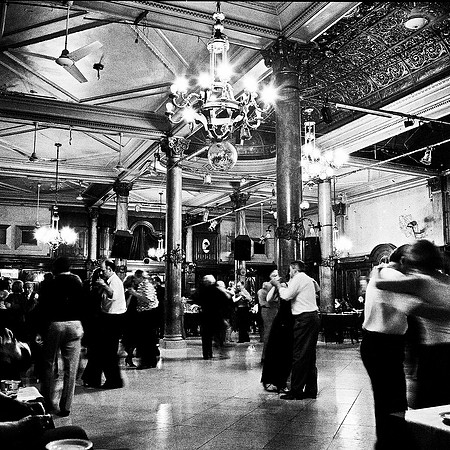 2652_FM_BW_SQ_CAFE_REAL-TANGO_BUENOS_AIRES_ARGENTINA_2004_4