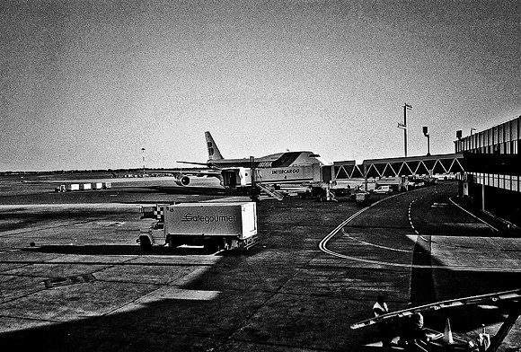 2669_FM_BW_35MM_BUENOS_AIRES_ARGENTINA_2004_15